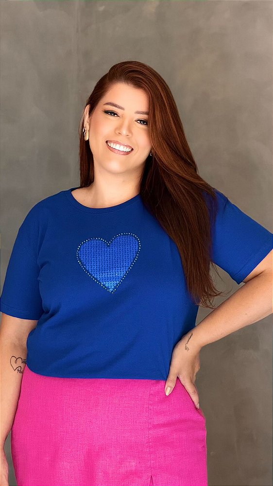 TSHIRT PLUS SIZE FEMININA CORAÇÃO LANTEJOULA / AZUL BIC