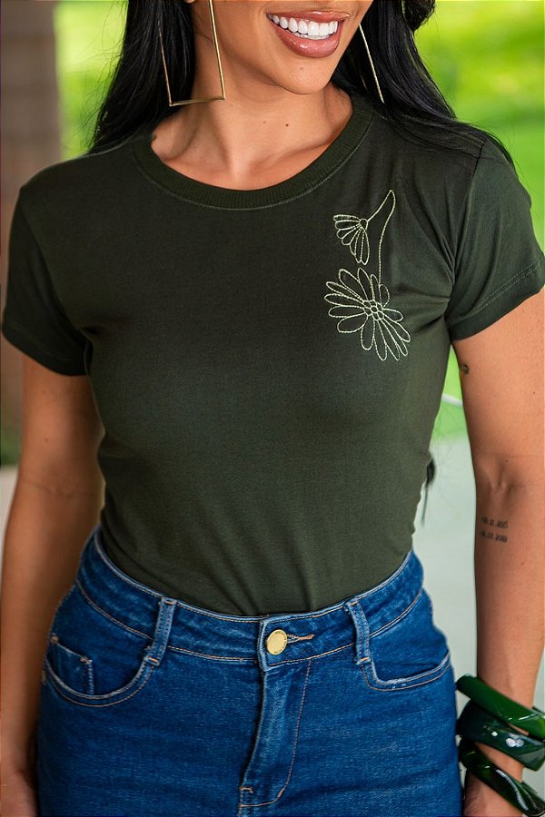 TSHIRT FEMININA ALGODÃO BORDADO FLOR / VERDE MILITAR