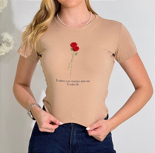 TSHIRT FEMININA ALGODÃO FLOR VERMELHA COM APLICAÇÃO / NUDE