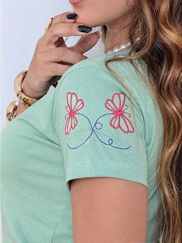 TSHIRT FEMININA ALGODÃO BORDADA NA MANGA LIBELULA / VERDE MENTA