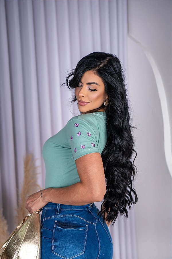 TSHIRT FEMININA ALGODÃO BORDADA NA MANGA BORBOLETINHAS / VERDE MENTA