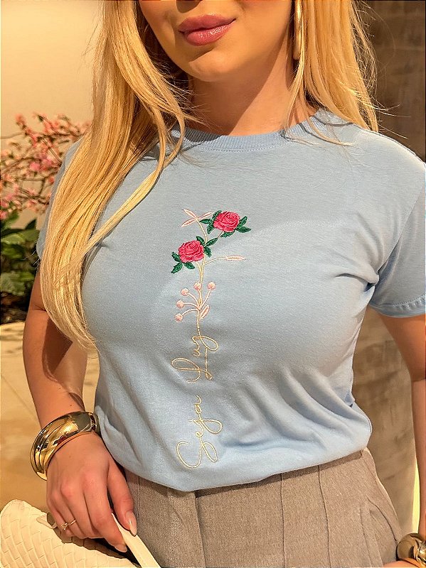 TSHIRT FEMININA ALGODÃO BORDADO RAMOS / AZUL BEBE