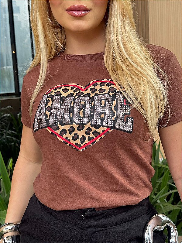 TSHIRT FEMININA ALGODÃO AMORE CORAÇÃO ONCINHA / CHOCOLATE