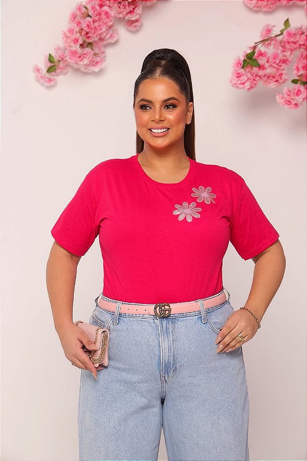 TSHIRT PLUS SIZE FEMININA APLICAÇÃO DUAS FLOR / PINK