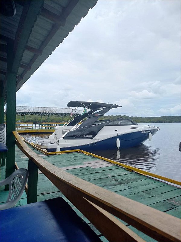 Lancha NX250 (10 pessoas)