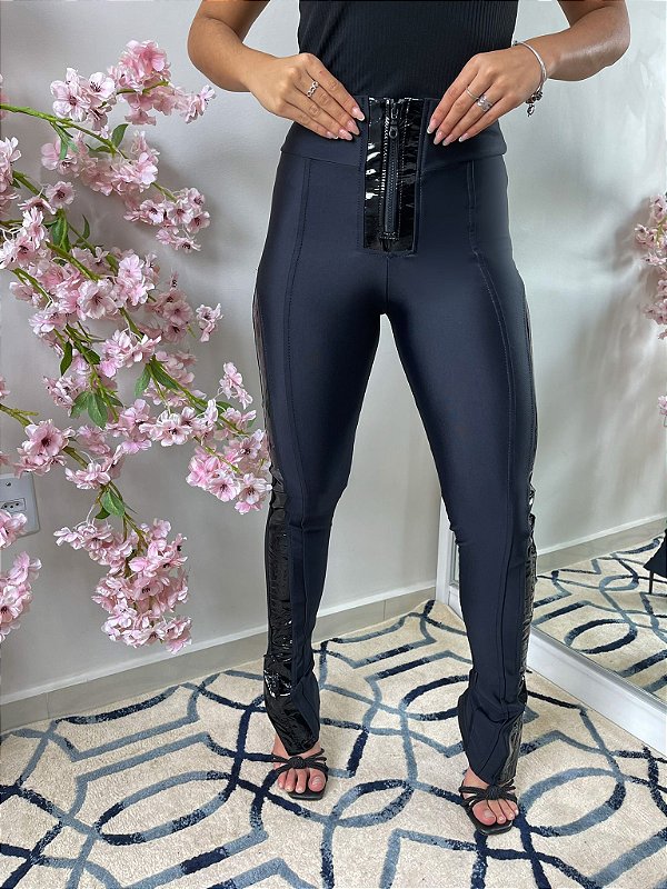 Calça Prada Alice Preta com Couro Preto Verniz