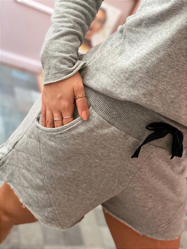 Short de Moletom Amanda Cinza