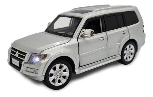 Miniatura Mitsubishi Pajero Full Prata Acende Luz E Som 1:32