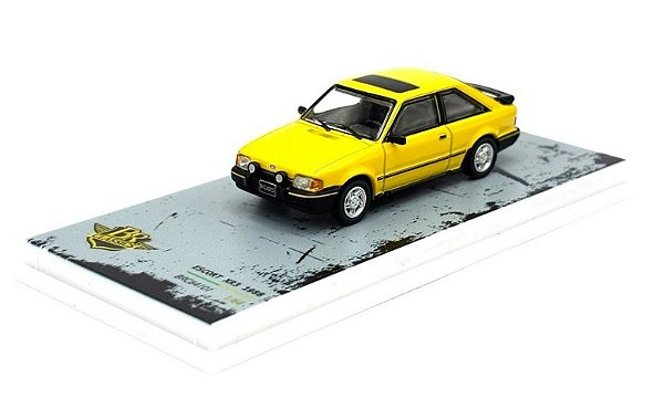 Miniatura Ford Escort XR3 1988 Series 7 Amarelo 1:64
