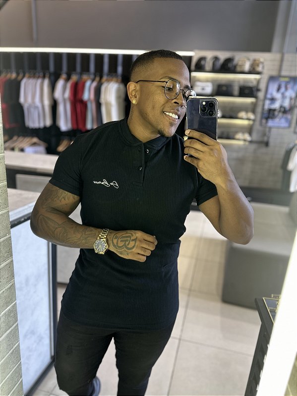 Camisa Preta Gola Padre Canelada De Buenas