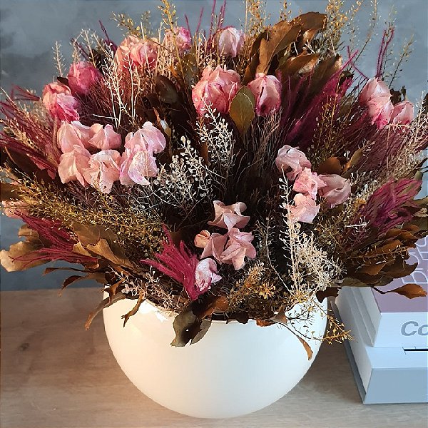 ARRANJO DE FLORES DESIDRATADAS LUA COR-DE-ROSA