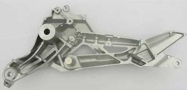 SUPORTE PEDALEIRA TRAS TITAN 160 /FAN 160 2016/2023 CBS T/D j