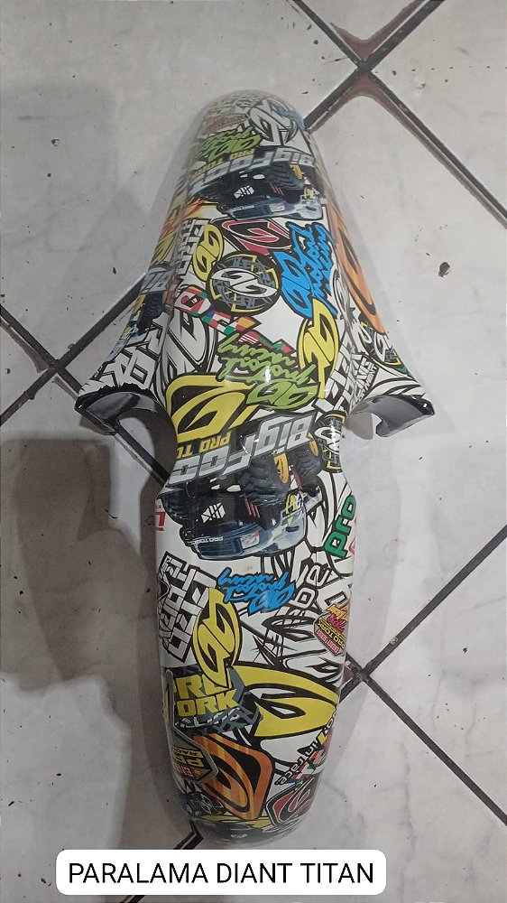 PARALAMA DIANT TITAN 150 STICKER BOMB