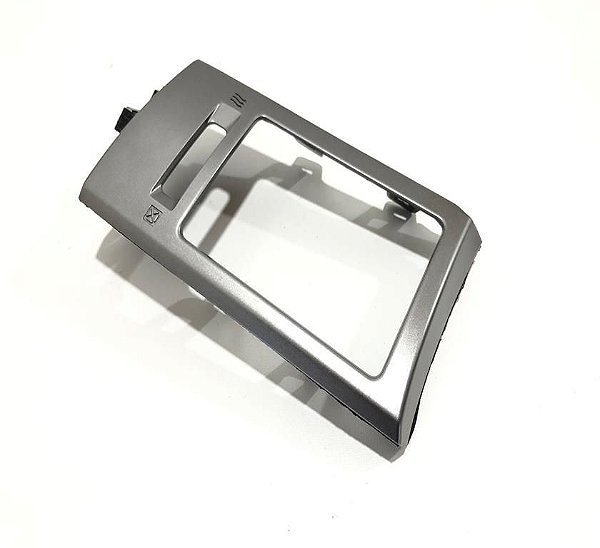 Moldura Difusor Do Ar Esquerdo Nissan Tiida 2007 A 2012 C236