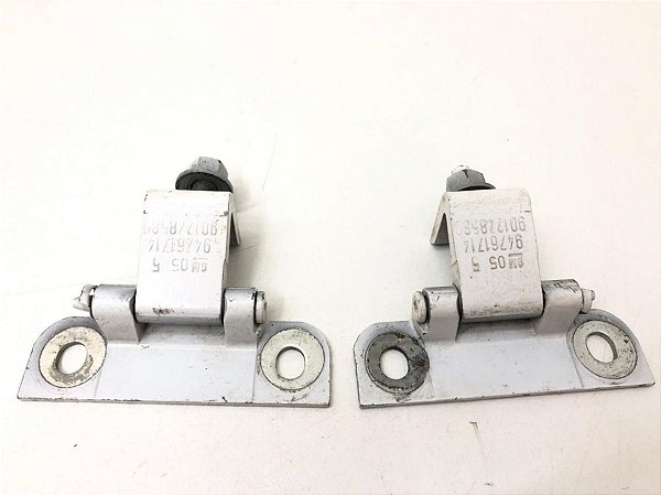 Dobradiça Tampa Traseira Porta Malas Gm Onix Spin C136