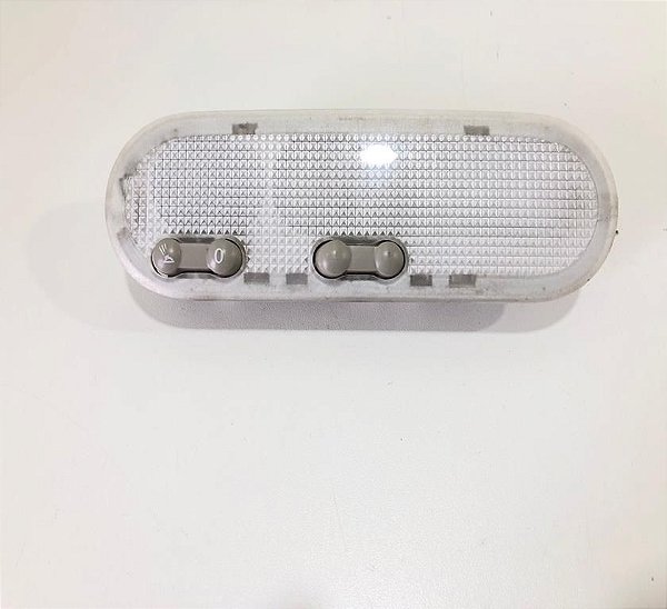 Luz De Teto Cortesia Renault Logan Oroch 8200073231 C251