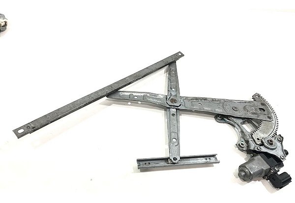 Máquina De Vidro Elétrico Dianteira Esquerda Nissan March