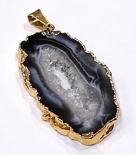Pingente Pedra Geodo De Ágata Cristalizado Folheado 4cm