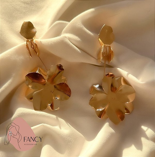 Brinco Golden Flower