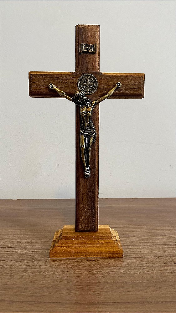 Crucifixo de mesa/parede em Ouro Velho