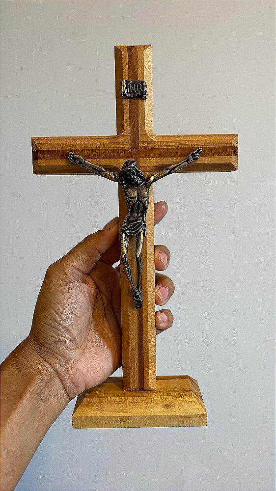 Crucifixo de mesa em madeira 27cm Ouro Velho