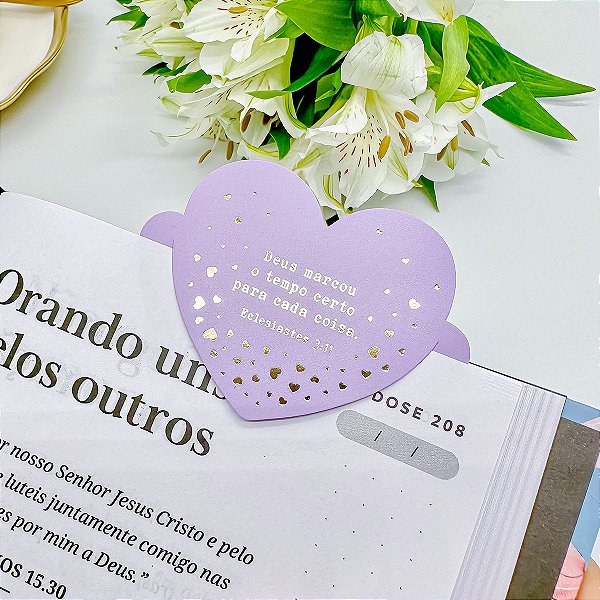 Marcador de Página Coração Hot Stamping "Tempo Certo" Lilás - Coleção Bíblica