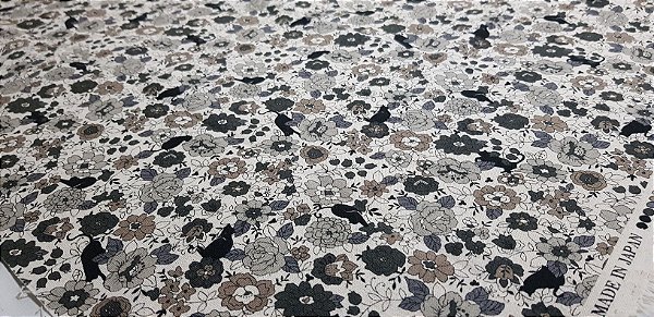 Black Cat in Flowers. Linho+Algodão Japonês. JV00002 (50x55cm)