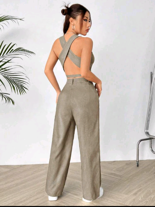 Conjunto de Colete sem Mangas e aberto nas Costas