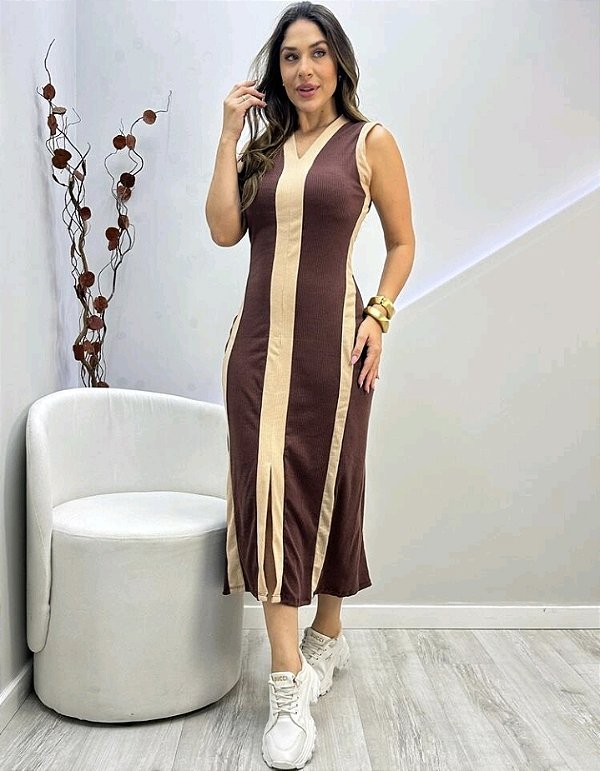 Vestido Midi Premium com Fenda Frontal