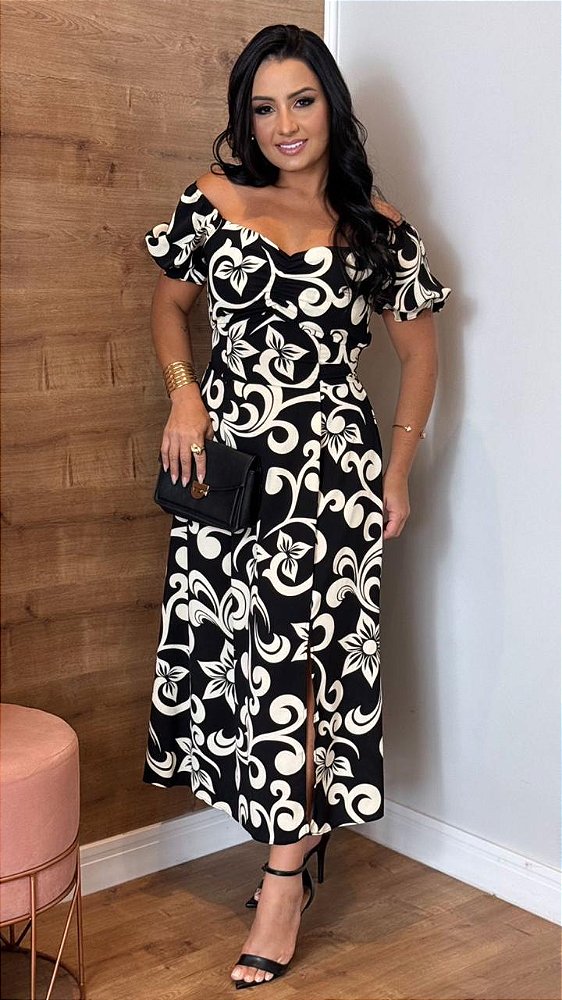 Vestido midi com fenda