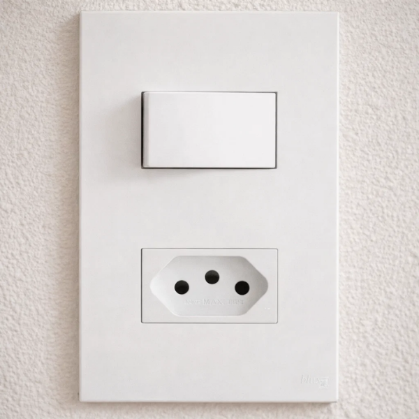 CJ INTERRUPTOR PARALELO + TOMADA 20A 4X2 - RECTA BRANCO SATIN FOSCO