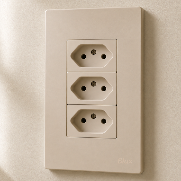 CJ TOMADA TRIPLA 10A 4X2 - RECTA AREIA SATIN FOSCO