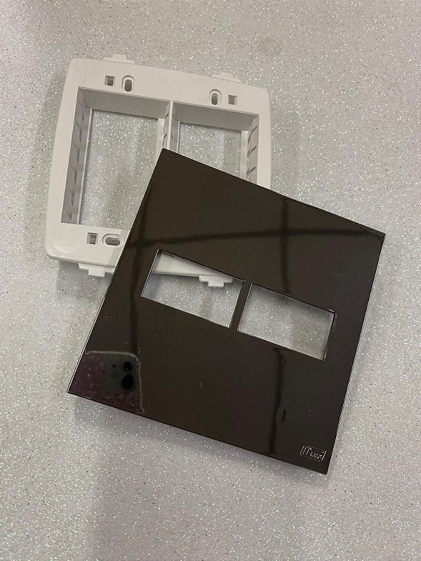 PLACA P/ 2 MODULOS COM SUPORTE 4X4 - RECTA ESPELHADA FUME