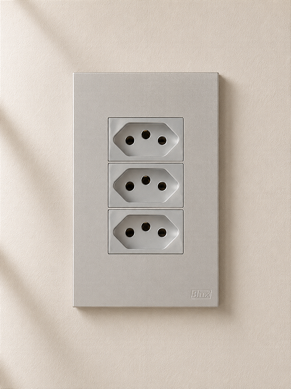 CJ TOMADA TRIPLA 10A 4X2 - RECTA PRATA SATIN FOSCO