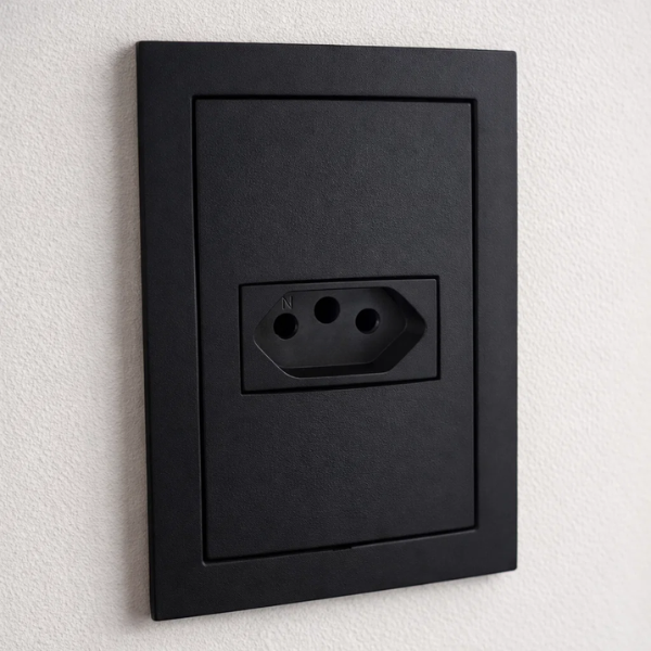 CJ TOMADA 10A HORIZONTAL 4X2 - DICOMPEL EKRON PRETO
