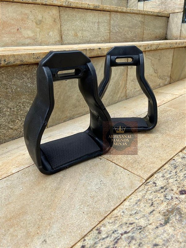 Par De Estribos Em Pvc Antiderrapante P/ Sela E Arreio Top Preto