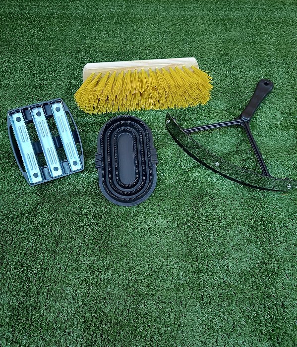 Limpeza Cavalo Rodo Raspador + Escova + 2 Raspadeiras