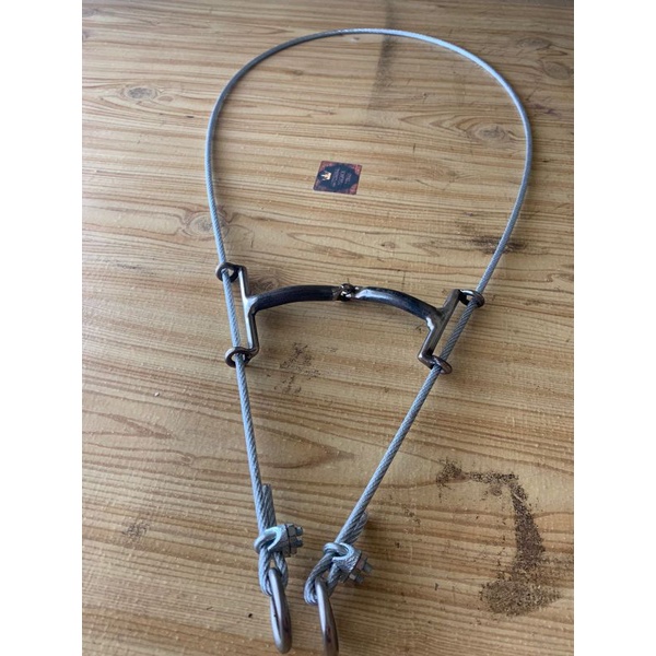 Freio Bridão Gag Bit Articulado Com Cabo de Aço ação na nuca Bocal Ferro