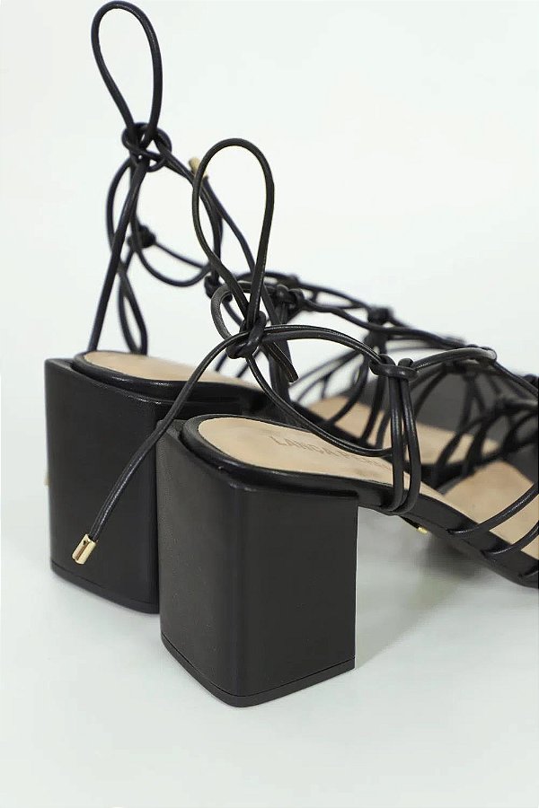 SANDALIA SALTO BLOCO DE AMARRAS LANÇA PERFUME