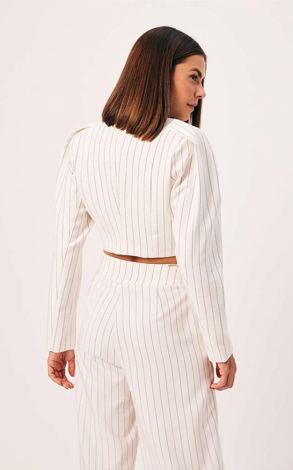 BLAZER CROPPED COM PREGA DE OMBRO DIMY.