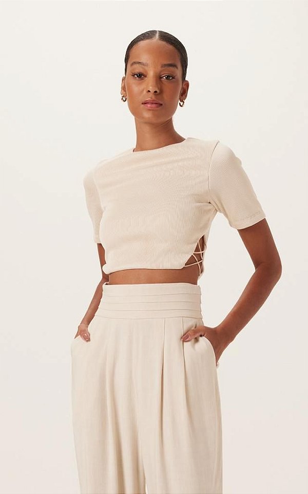 BLUSA CROPPED MANGA CURTA JUSTA BEGE DIMY