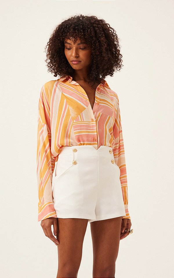 SHORT COM BOTOES E RECORTES OFF-WHITE  DIMY