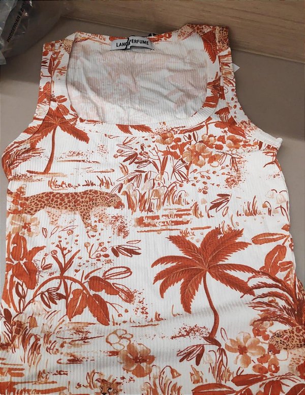 REGATA CANELADA ESTAMPADA LANÇA PERFUME