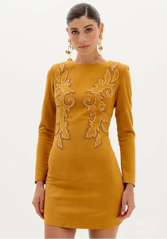 VESTIDO CURTO COM APLICACAO LANÇA PERFUME