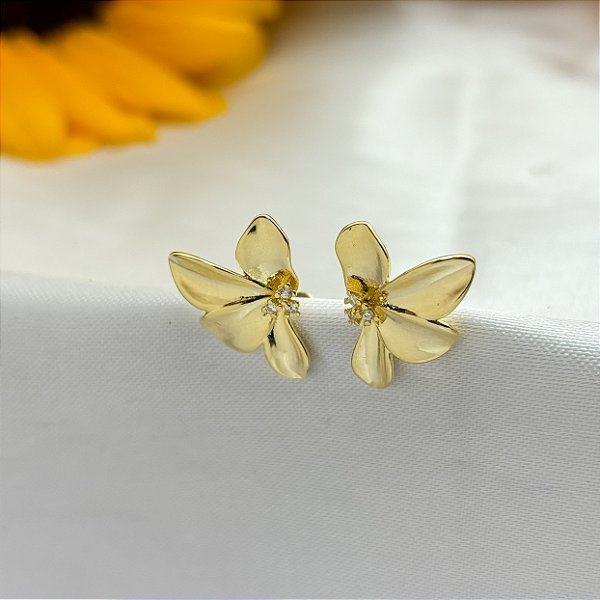 Brinco Meia Flor Cravejado com Zircônias - Banhado em Ouro 18k