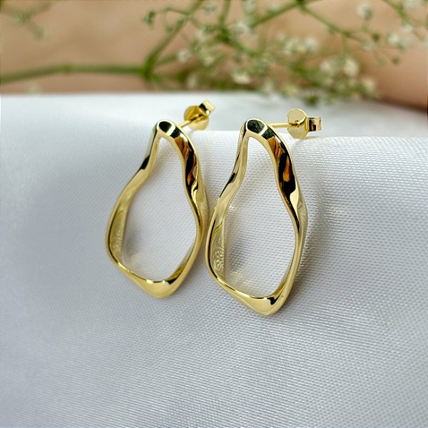 Brinco de Forma Orgânica Médio - Banhado em Ouro 18k