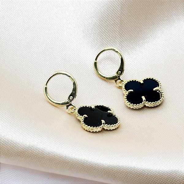 Brinco Trevo Preto - Banhado em Ouro 18k