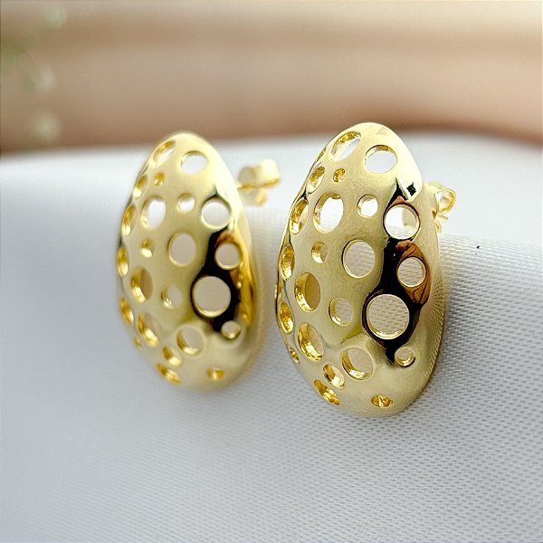 Brinco Oval Vazado - Banhado em Ouro 18k