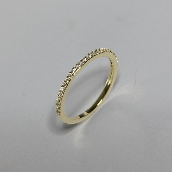 Anel Aliança Delicada Cravejada com Zircônias - Banhado em Ouro 18k