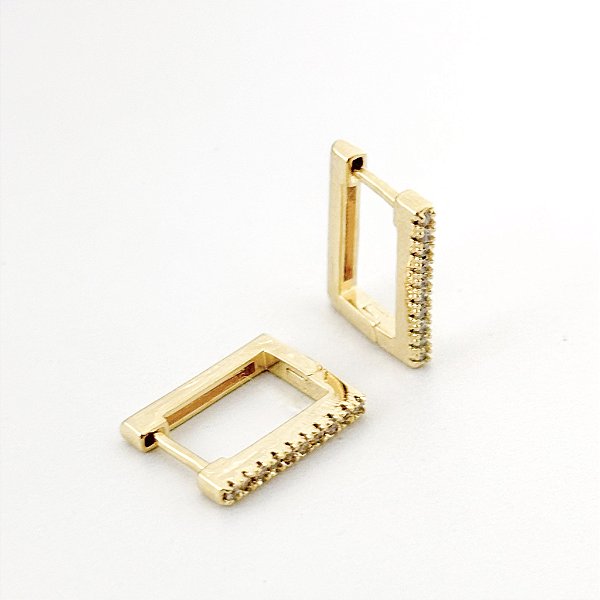 Brinco Argola Retangular Médio Cravejado com Zircônia – Banhado em Ouro 18K